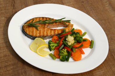 Geleneksel Romanya yemekleri için menü