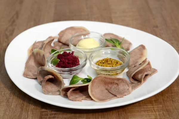 Geleneksel Romanya yemekleri için menü