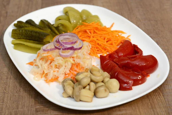 Geleneksel Romanya yemekleri için menü