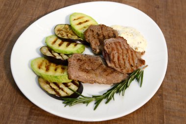 Geleneksel Romanya yemekleri için menü