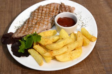 Geleneksel Romanya yemekleri için menü