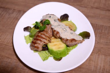 Geleneksel Romanya yemekleri için menü