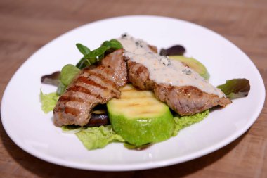 Geleneksel Romanya yemekleri için menü