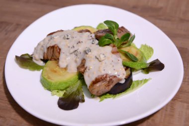 Geleneksel Romanya yemekleri için menü