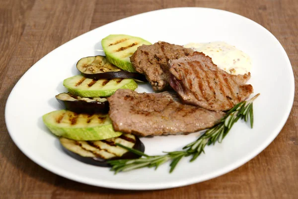 Geleneksel Romanya yemekleri için menü