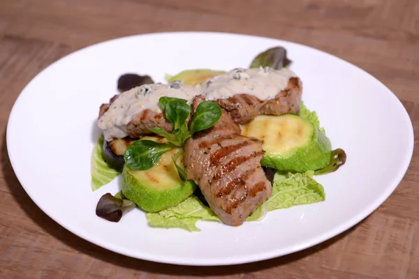 Geleneksel Romanya yemekleri için menü