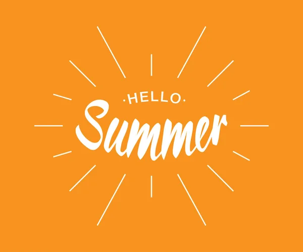 White Vector Lettering Hello Summer con raggi solari isolati su sfondo arancione. Divertente logo di design tipografico estivo per t-shirt, poster, volantino . — Vettoriale Stock