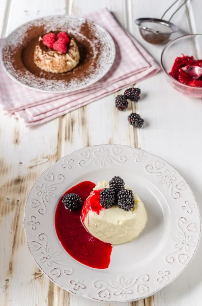 Baunilha panna cotta — Fotografia de Stock