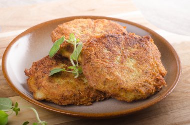 Patates gözlemesi sarımsaklı