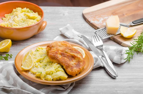 Zelfgemaakte zon gedroogde tomaten — Stockfoto