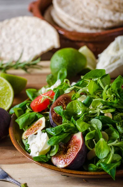 Salada de alface de figos — Fotografia de Stock
