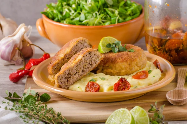 Minced meat schnitzel with cheese — Stock Photo, Image