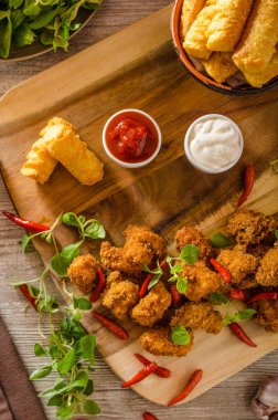 Tavuk patlamış mısır ile kroket