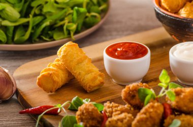 Tavuk patlamış mısır ile kroket