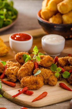 Tavuk patlamış mısır ile kroket