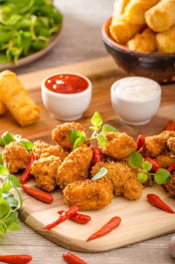 Tavuk patlamış mısır ile kroket