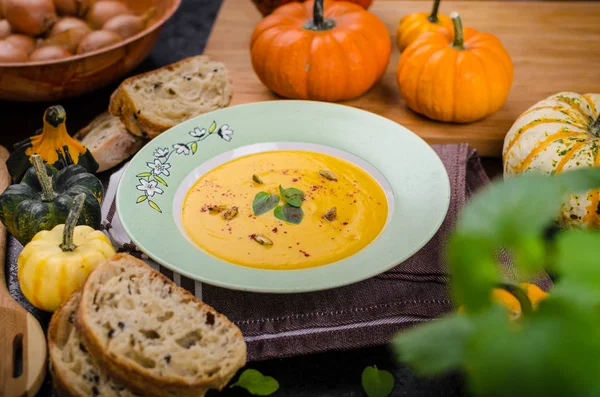 Kremalı balkabağı çorbası