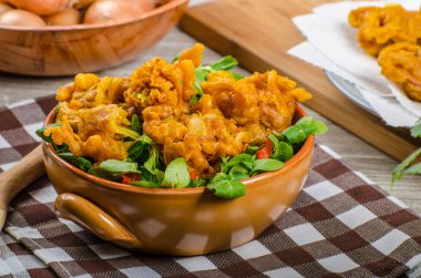 çıtır soğan bhajis