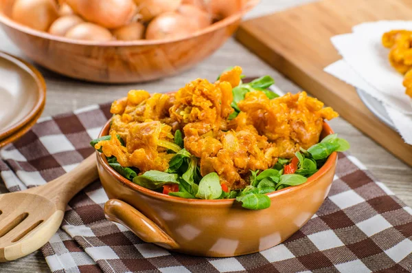 Krispig lök bhajis — Stockfoto