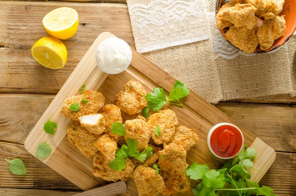 Chicken popcorn with garlic — Stock Photo, Image