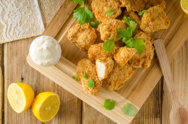 Sarımsaklı tavuk patlamış mısır