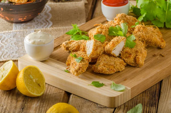 Chicken popcorn with garlic — Stock Photo, Image