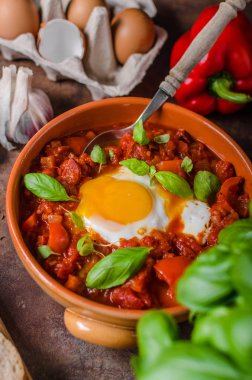 Shakshuka basit ve lezzetli
