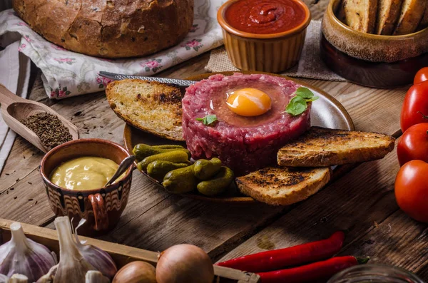 Beef tartare dish — Stock Photo, Image