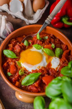 Shakshuka basit ve lezzetli