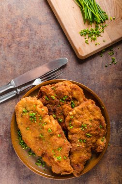 patates ile Wiener schnitzel