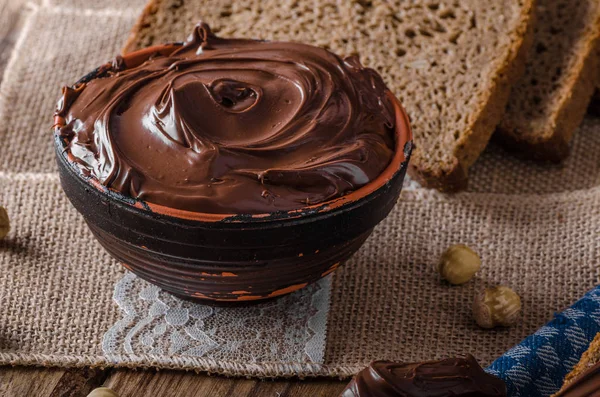 Hasselnöt sprida läckra — Stockfoto