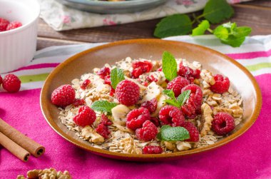 Fransız tostu ve böğürtlen