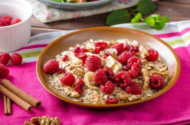 Fransız tostu ve böğürtlen