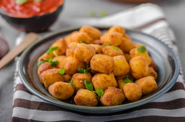 Hausgemachte gebratene Mini-Kroketten — Stockfoto