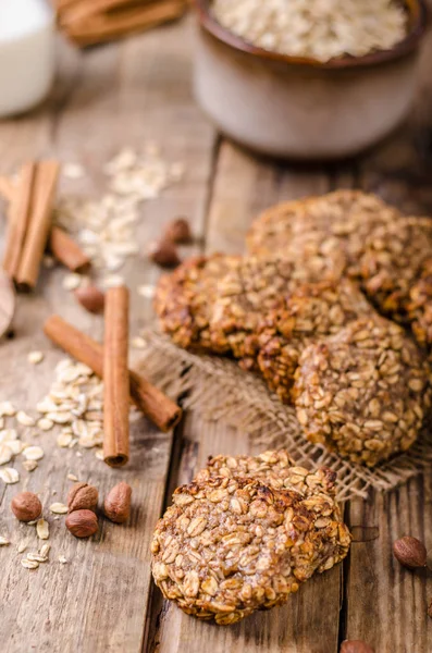 Havermout koekjes met banaan en kaneel — Stockfoto