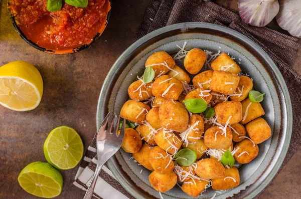 Mini croquete frito dourado — Fotografia de Stock