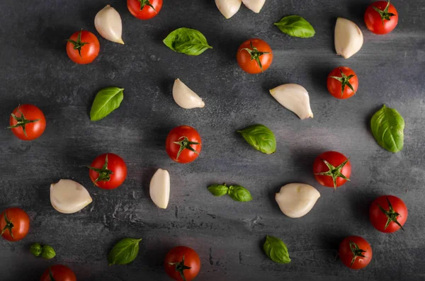 Tomate alho manjericão fundo — Fotografia de Stock