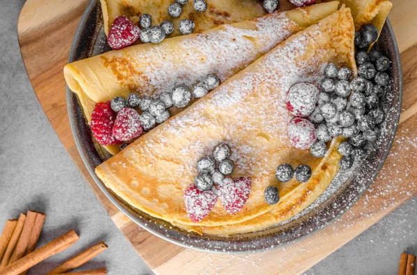 Panqueques de canela con arándanos —  Fotos de Stock