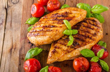 Tavuk biber biftek kavrulmuş sebze ile