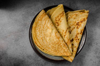 Yaban mersini ile tarçınlı krep