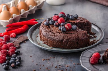 Biber ve berrries ile kek pasta