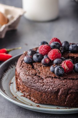 Biber ve berrries ile kek pasta