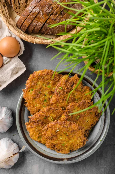 Potato pancakes with garlic — Stock Photo, Image