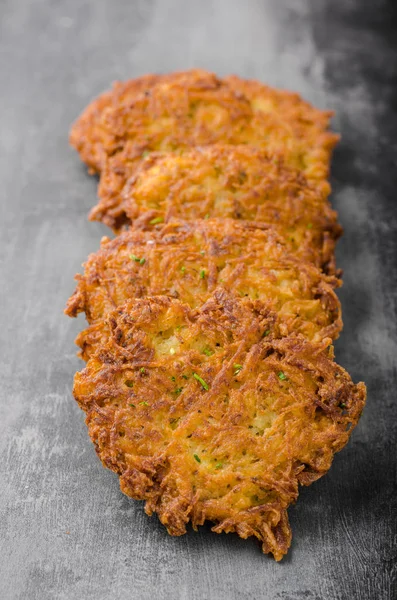 Potato pancakes with garlic — Stock Photo, Image