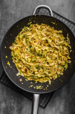 Jambon ve yumurta omlet