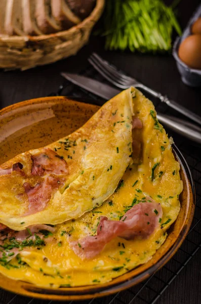 Ham and egg omelette — Stock Photo, Image