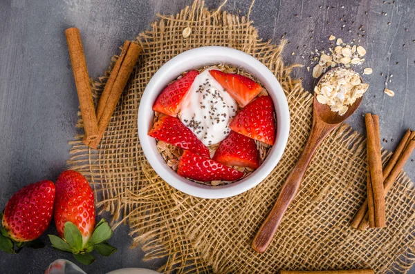 Fresh granola with organic yogurt — Stock Photo, Image