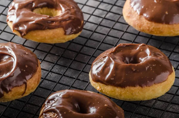 Ev yapımı donuts lezzetli — Stok fotoğraf