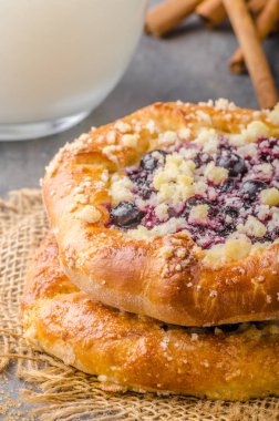 Crubmle mini pasta çilek ile