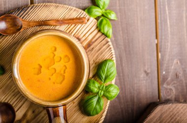 Lezzetli sebze domates çorbası